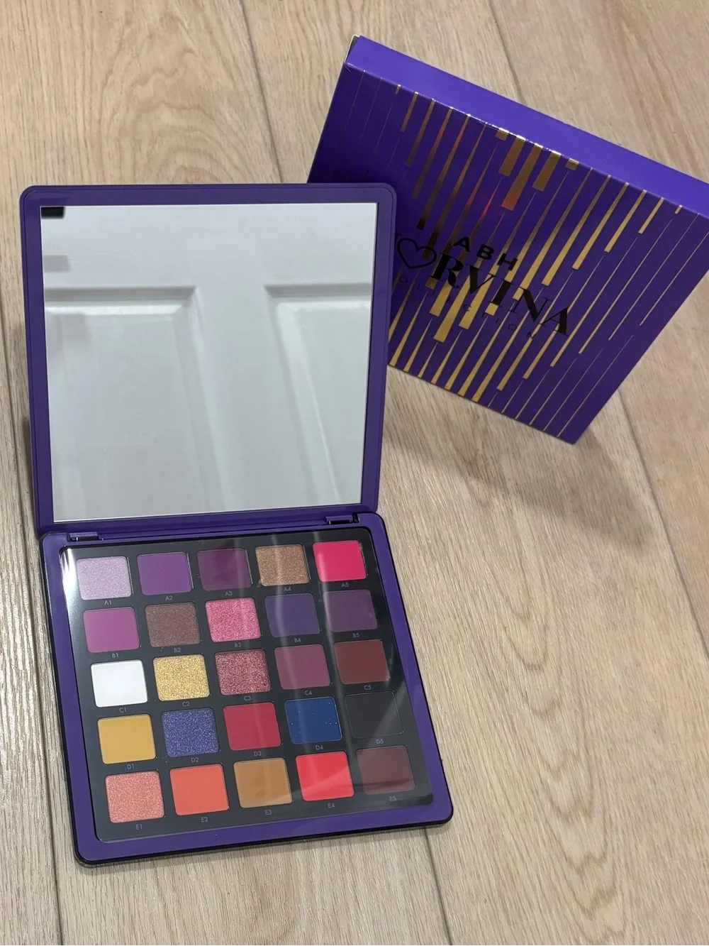 Anastasia Beverly Hills Norvina Eyeshadow Palette - Purple & Gold